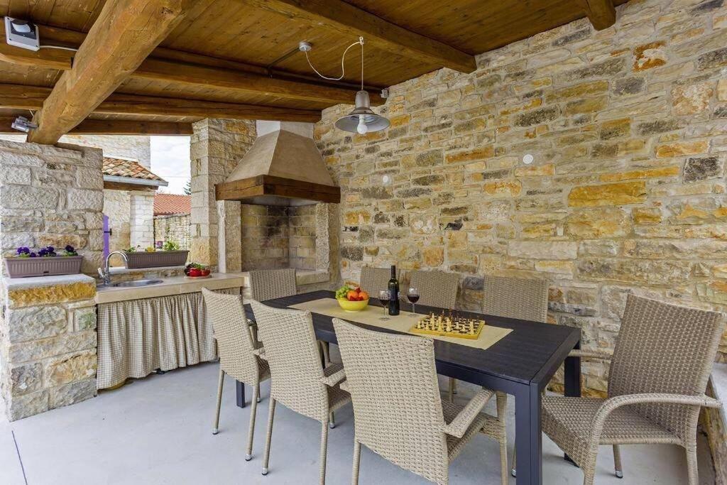 House Kristina **** Villa Burici Exterior photo